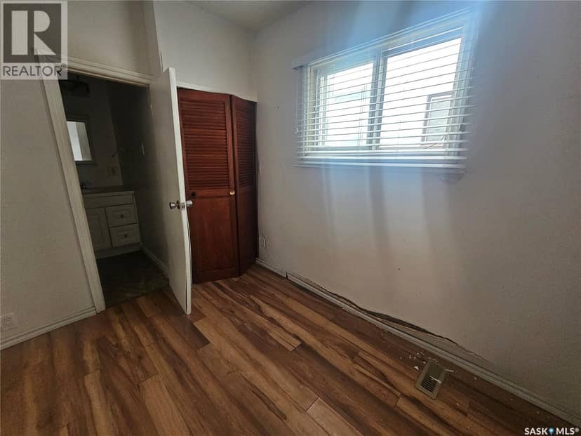 428 1st AVENUE NW — photo 13 of 37