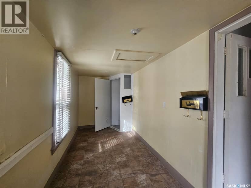 428 1st AVENUE NW, Swift Current, photo 2