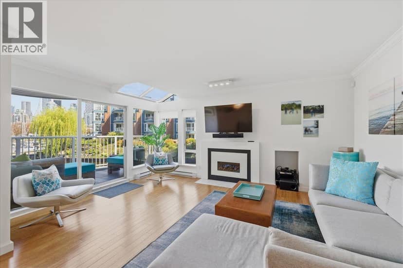 1523 MARINER WALK, Vancouver