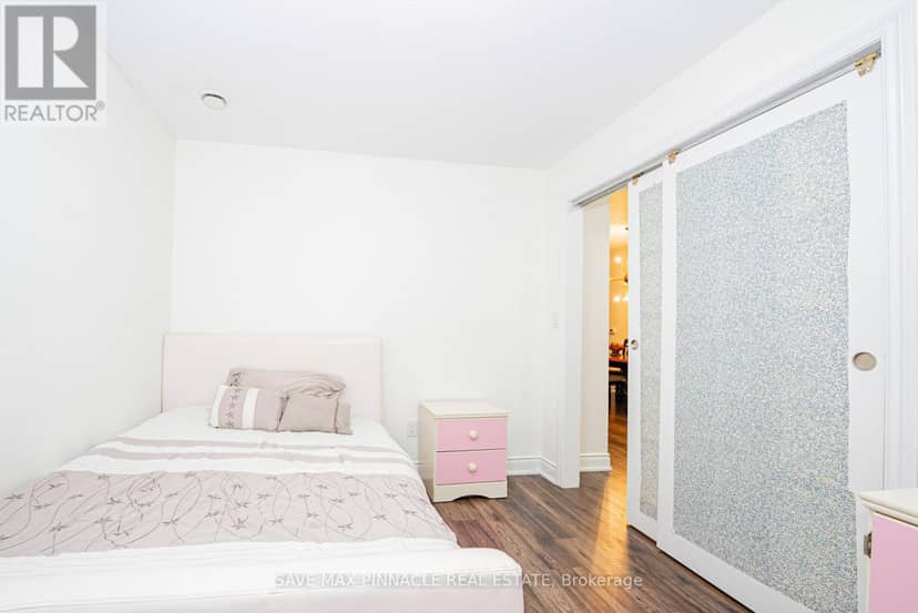 113 - 106 Bard Boulevard — photo 38 of 40