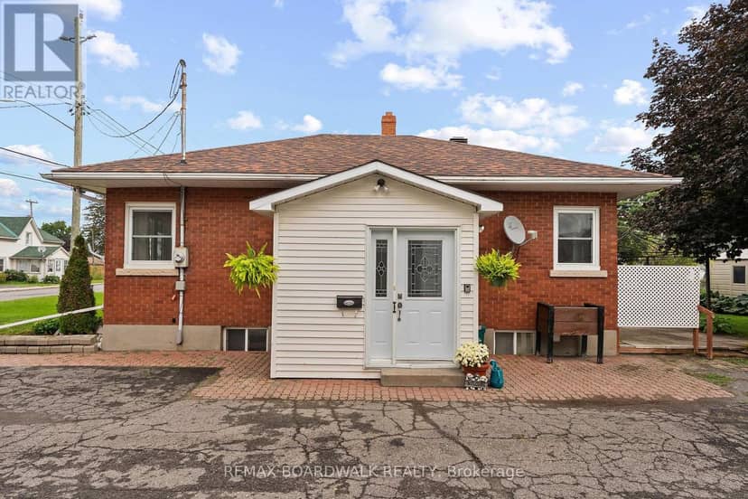 208 Oxford Street E, North Grenville, photo 2