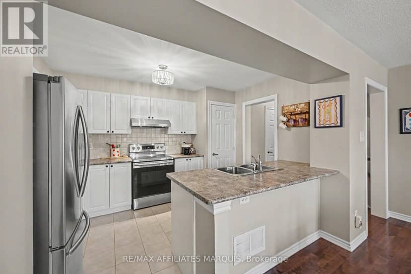 2423 Nutgrove Avenue — photo 12 of 22