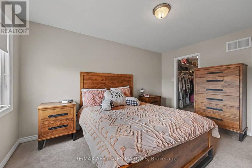 2423 Nutgrove Avenue — photo 15 of 22