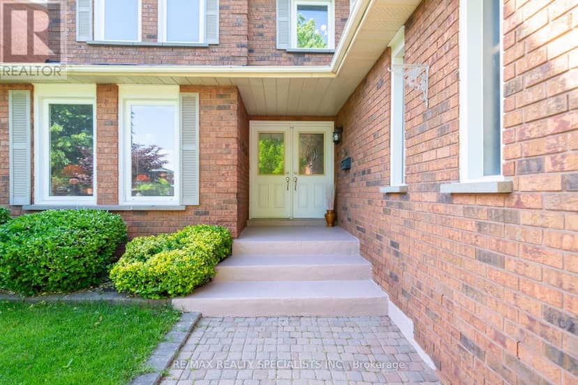 1311 Greenridge Circle — photo 2 of 33
