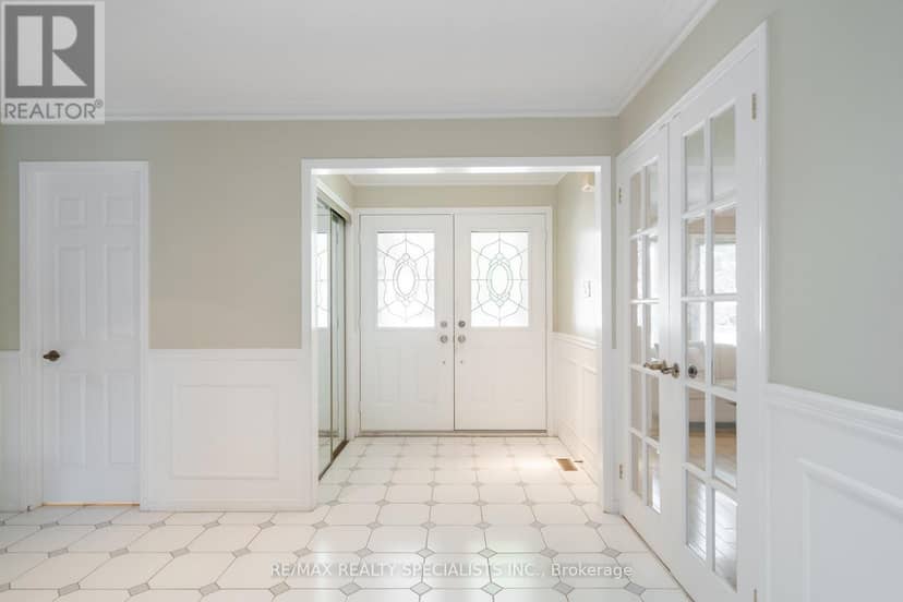 1311 Greenridge Circle — photo 4 of 33