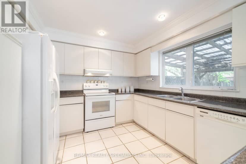 1311 Greenridge Circle — photo 7 of 33