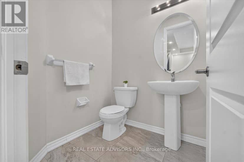 574 Queen Mary Drive — photo 16 of 40