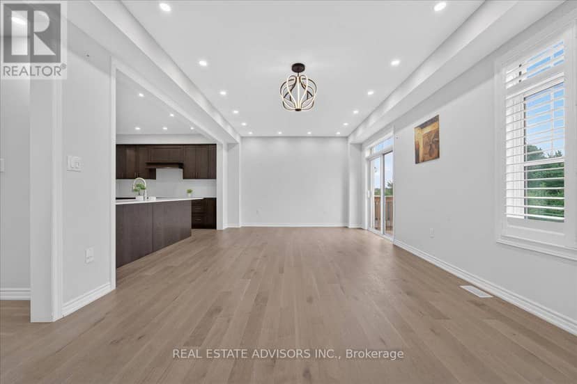 574 Queen Mary Drive — photo 23 of 40