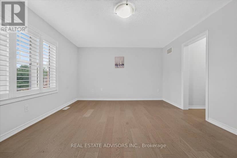 574 Queen Mary Drive — photo 32 of 40