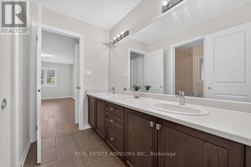 574 Queen Mary Drive — photo 37 of 40