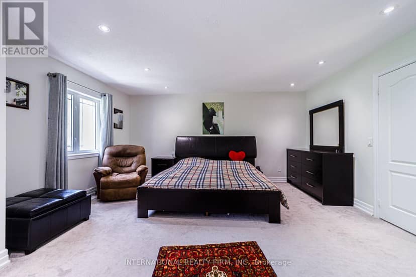 74 Regatta Avenue — photo 17 of 32