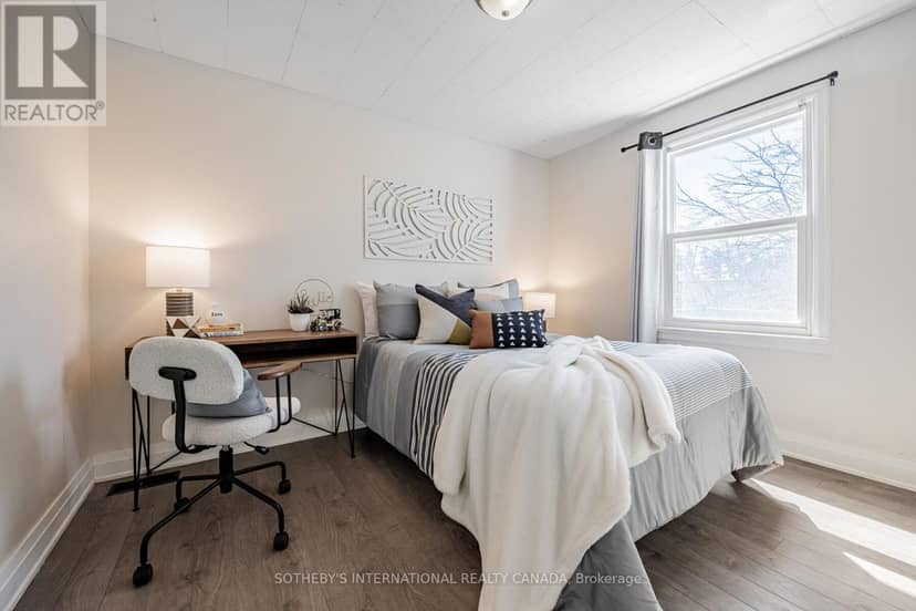 4075A Lawrence Avenue E — photo 17 of 26