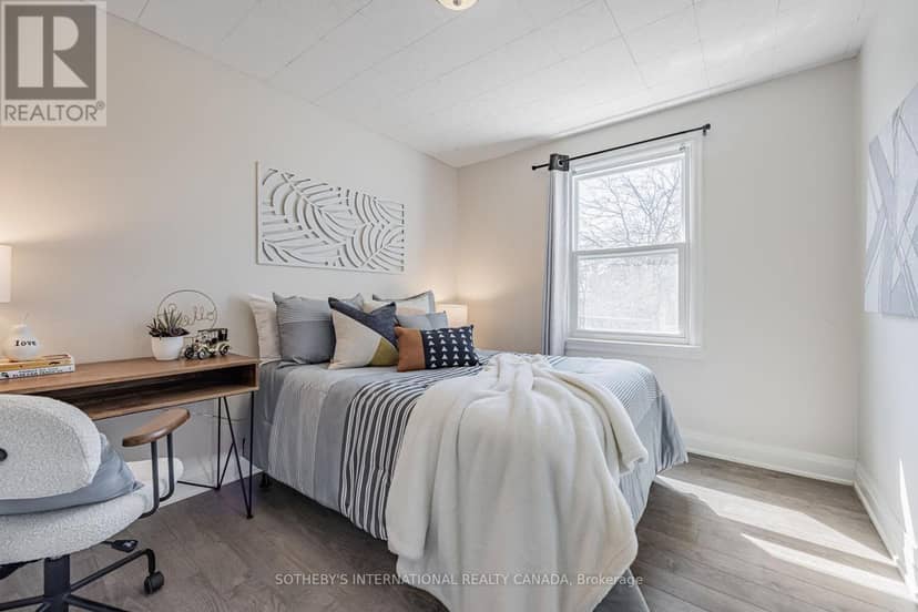 4075A Lawrence Avenue E — photo 18 of 26