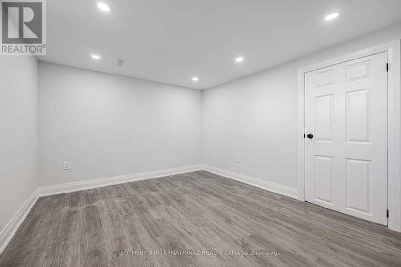 4075A Lawrence Avenue E — photo 19 of 26