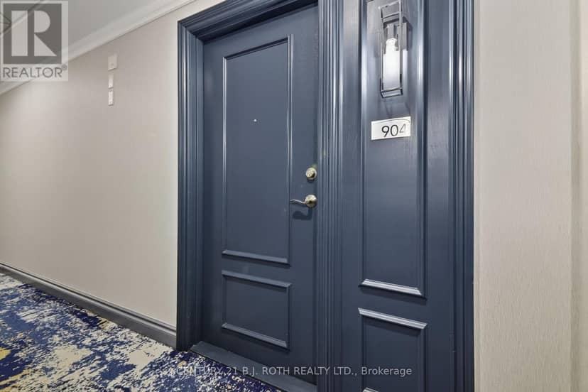 904 - 33 Ellen Street — photo 4 of 40