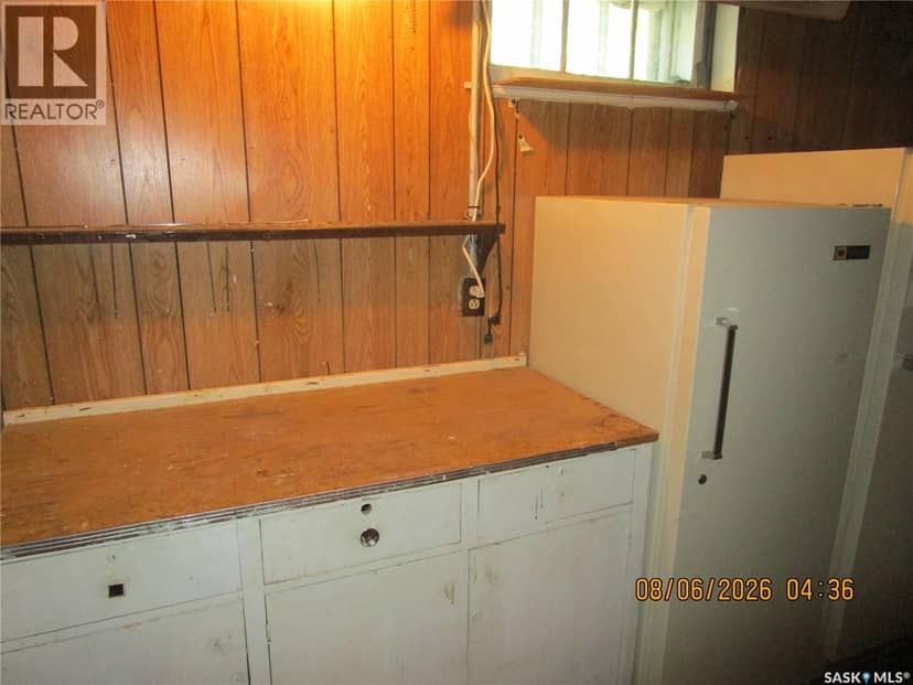 523 3rd AVENUE E — photo 17 of 28