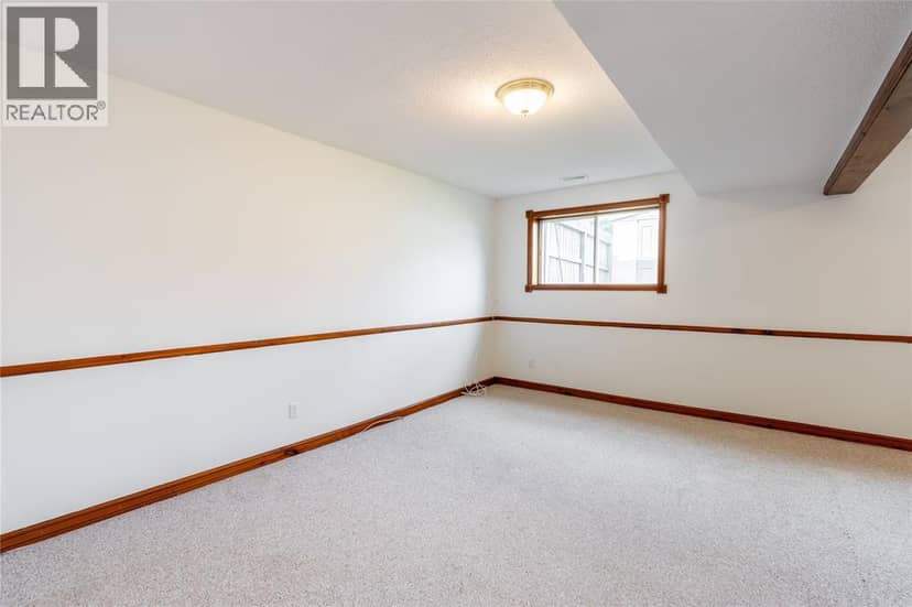 731 Hillary Street — photo 21 of 40