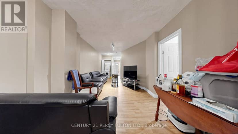 207-209 Victoria Avenue N, Hamilton, photo 5