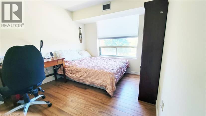 55 BLUE SPRINGS Drive Unit# 302 — photo 33 of 40