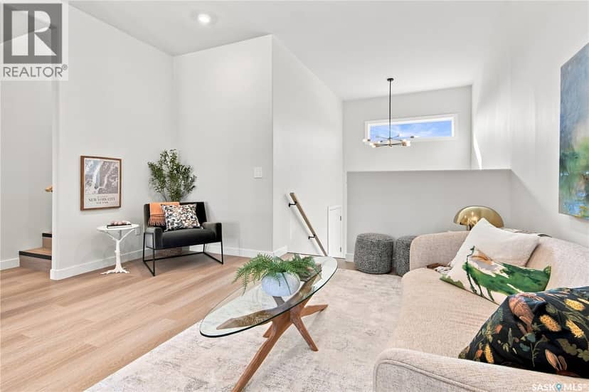 655 Underhill ROAD — photo 8 of 40