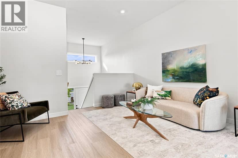 655 Underhill ROAD — photo 4 of 40