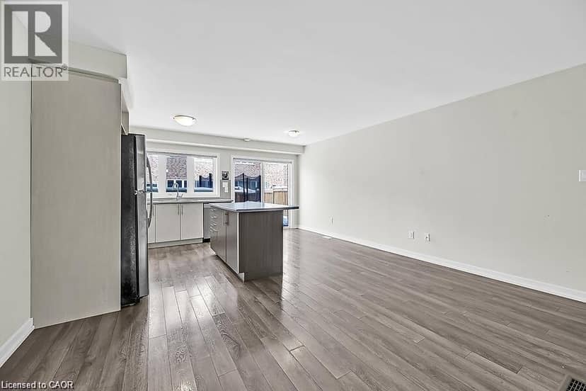457 QUEEN MARY Drive — photo 9 of 39