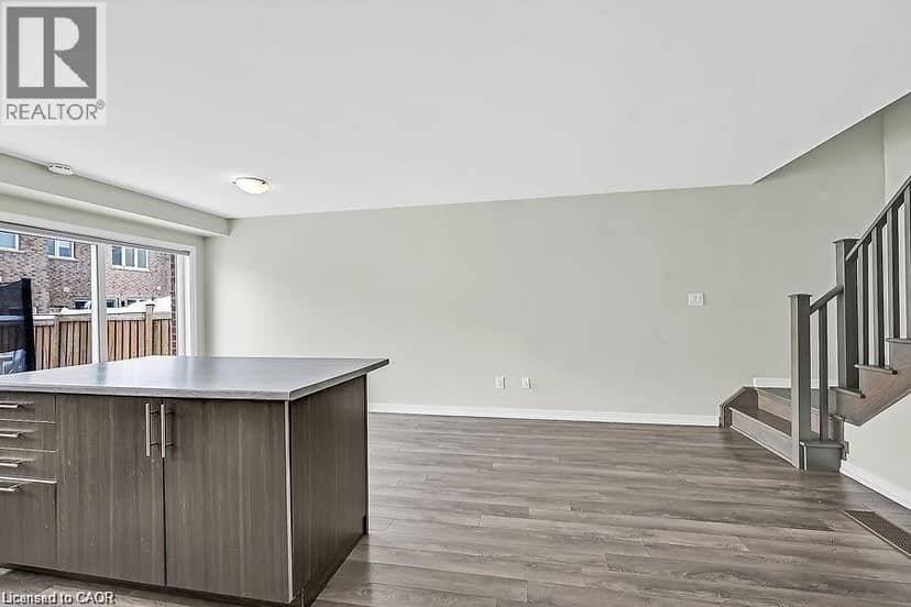 457 QUEEN MARY Drive — photo 10 of 39