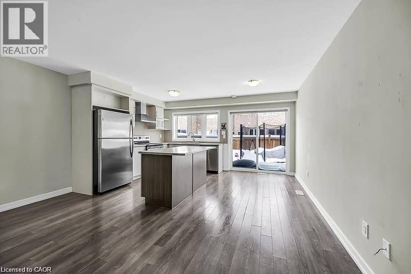 457 QUEEN MARY Drive — photo 11 of 39