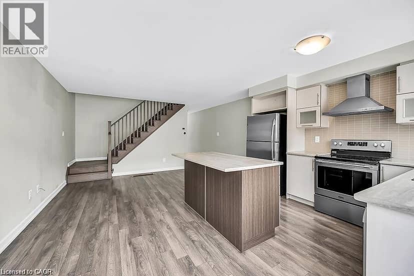 457 QUEEN MARY Drive — photo 17 of 39
