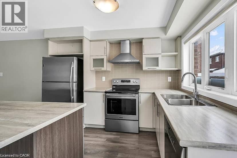 457 QUEEN MARY Drive — photo 14 of 39