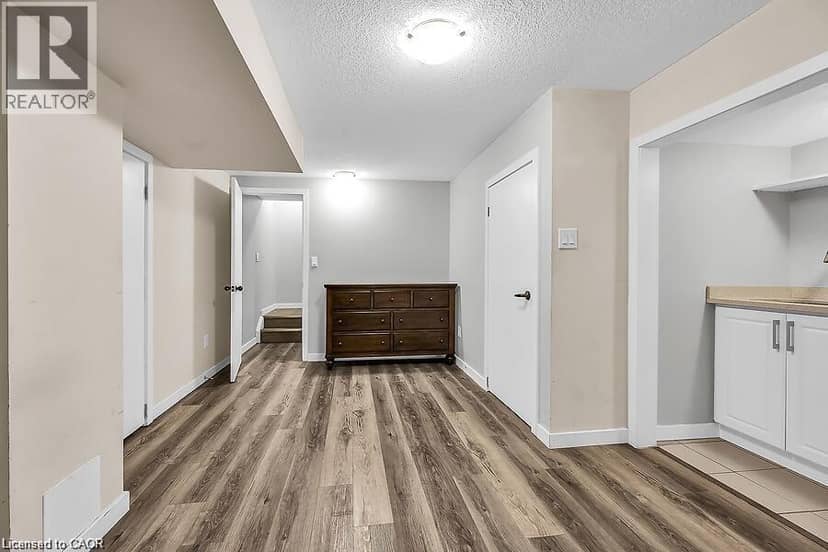 457 QUEEN MARY Drive — photo 32 of 39