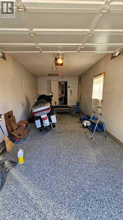 207 Centre Avenue NE, Milk River, photo 3