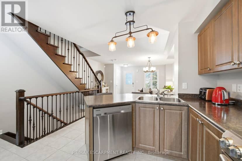 73 Ted Wray Circle — photo 10 of 40