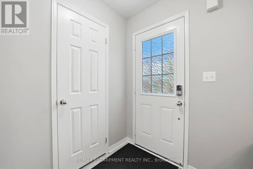 73 Ted Wray Circle — photo 3 of 40