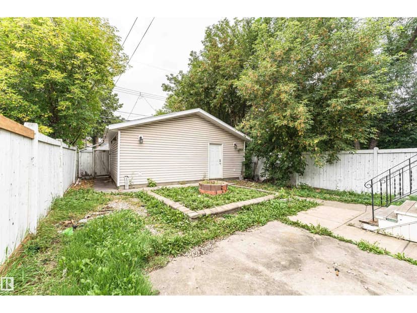 10930 80 AV NW — photo 39 of 40