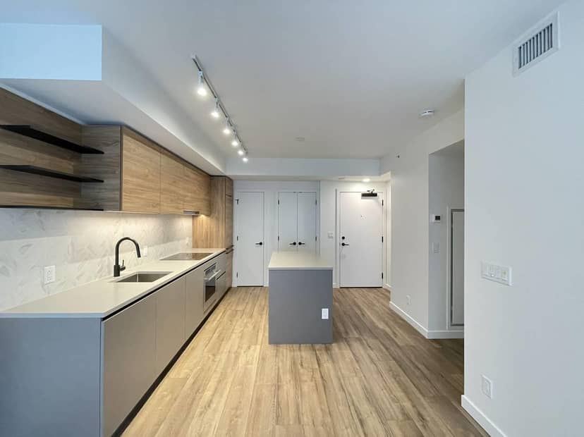 7XX 10448 UNIVERSITY DR, Surrey, photo 5
