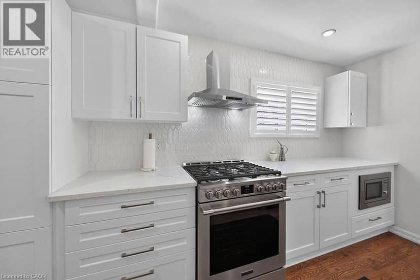 33 BELLEVUE Avenue — photo 15 of 40