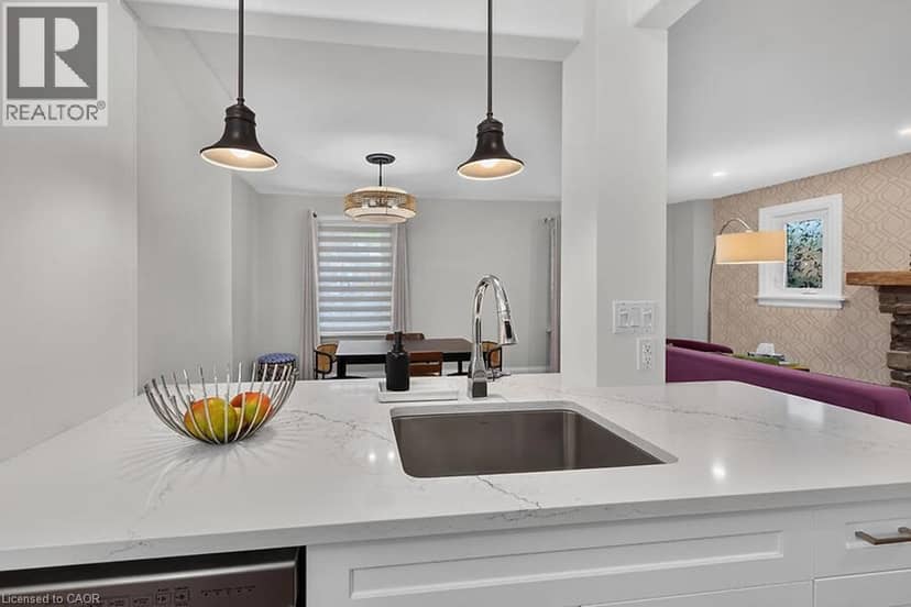 33 BELLEVUE Avenue — photo 16 of 40