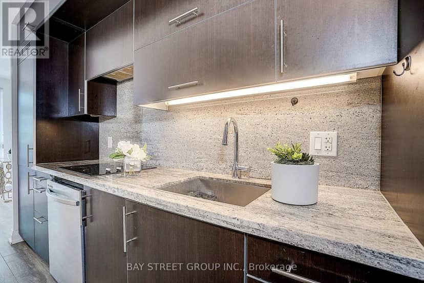 811 - 2 Anndale Drive — photo 7 of 40