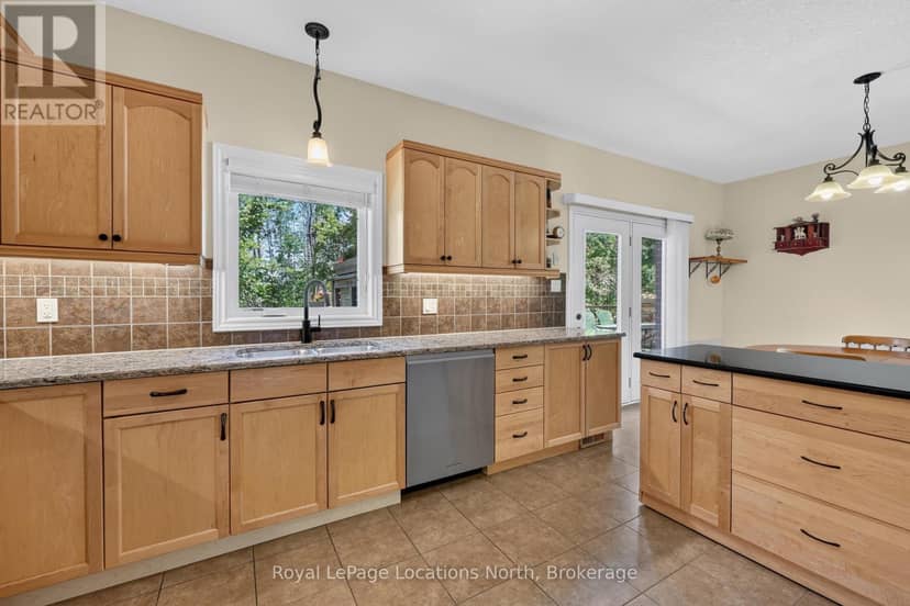 47 Chamberlain Crescent — photo 10 of 40