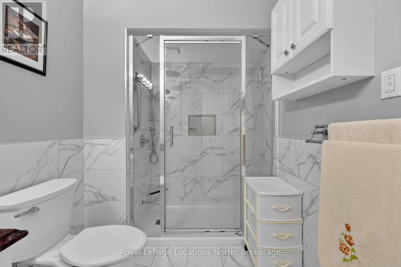 47 Chamberlain Crescent — photo 24 of 40
