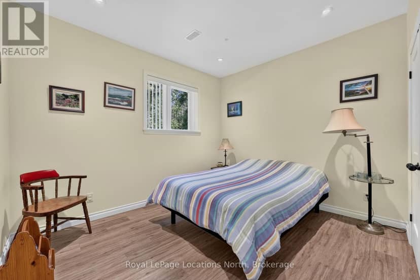 47 Chamberlain Crescent — photo 31 of 40