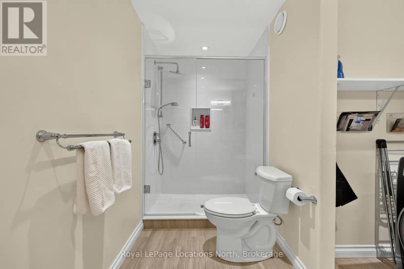 47 Chamberlain Crescent — photo 34 of 40