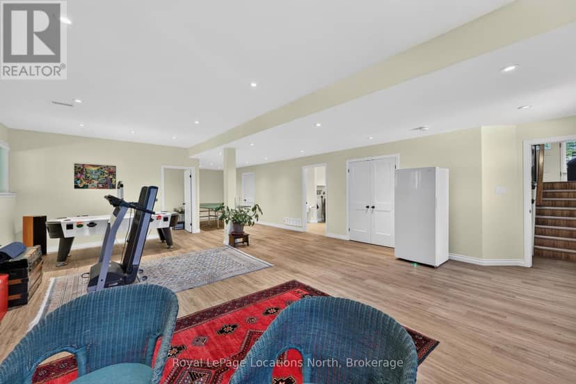 47 Chamberlain Crescent — photo 29 of 40