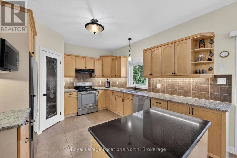 47 Chamberlain Crescent — photo 8 of 40