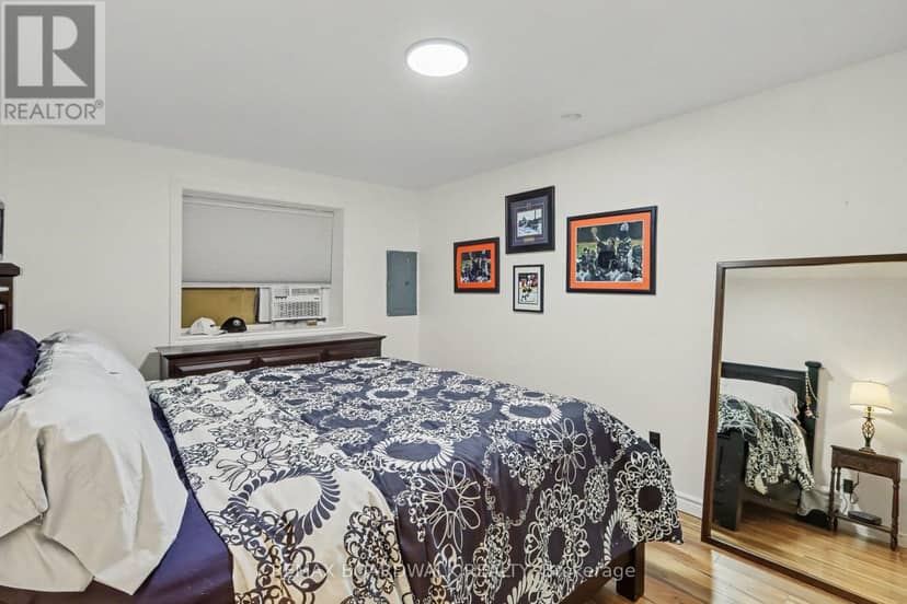 341 New Street E — photo 7 of 16