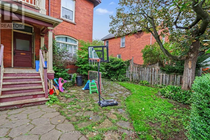 10 Glen Avenue — photo 2 of 12