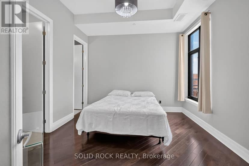 PH18 - 808 Bronson Avenue — photo 32 of 40