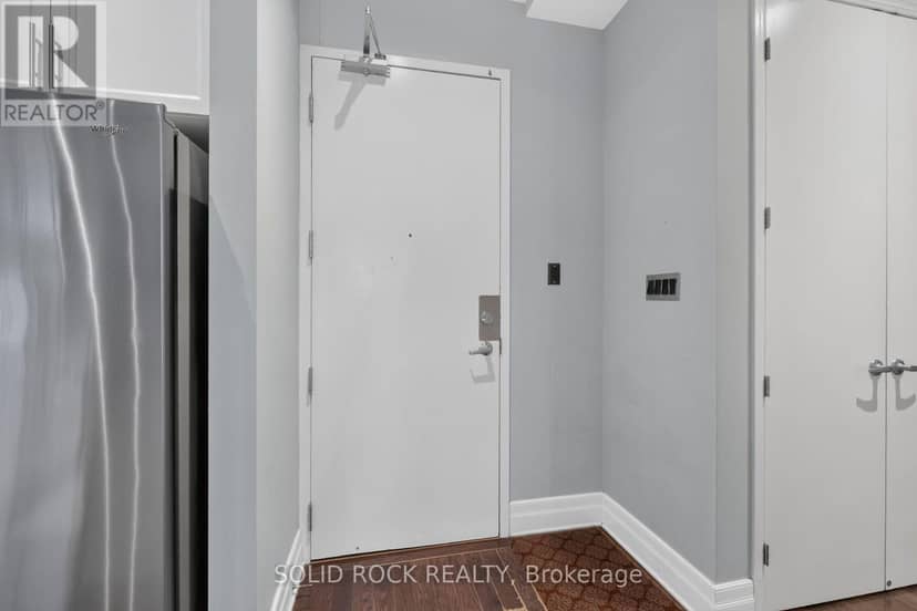 PH18 - 808 Bronson Avenue — photo 9 of 40
