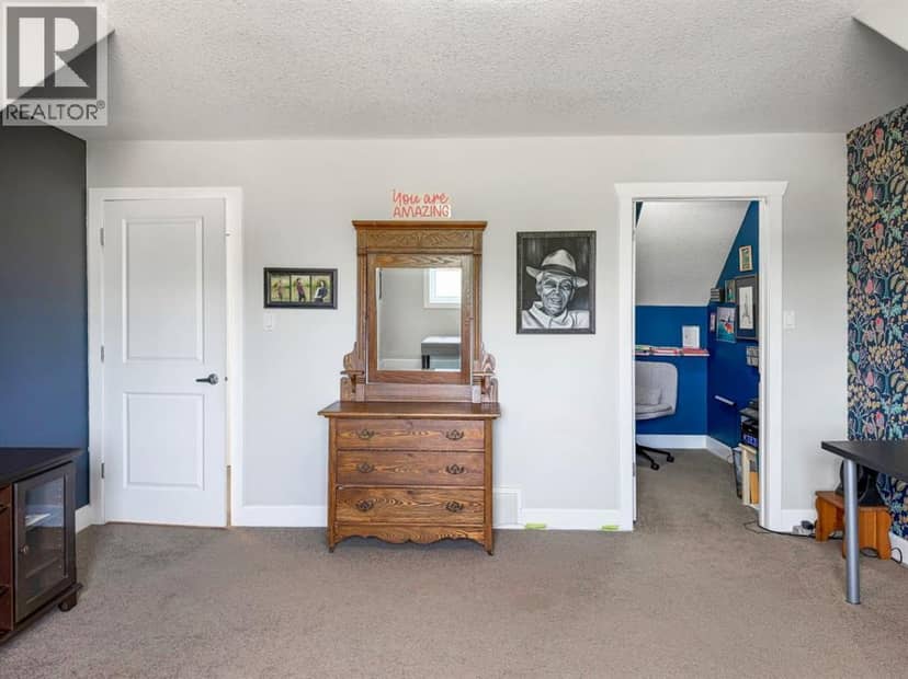 15 2 Avenue SW — photo 35 of 40